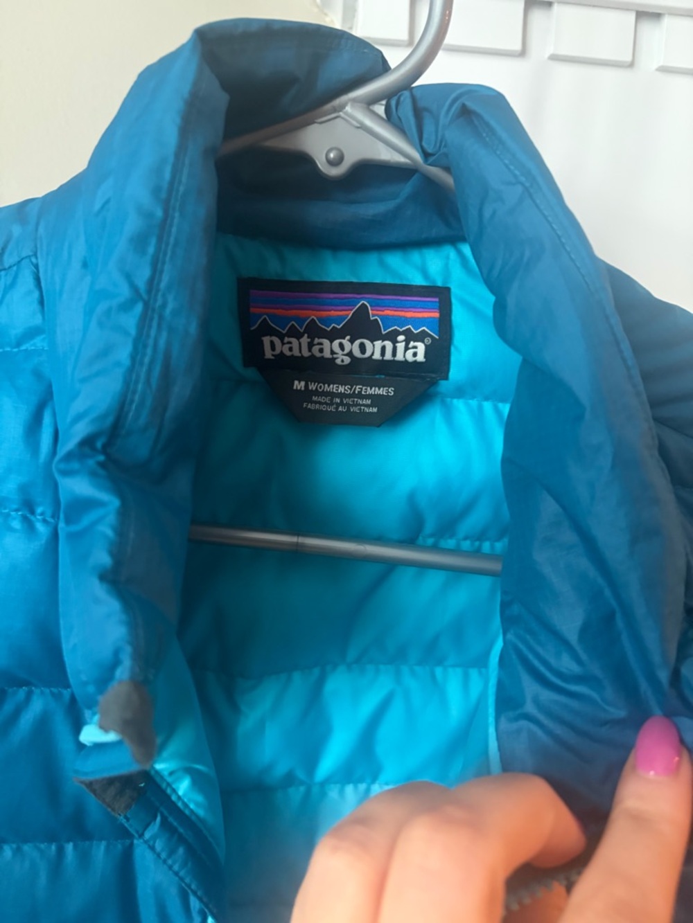 Patagonia Bright Teal and Aqua Insulated Vest - Picture 2 of 7